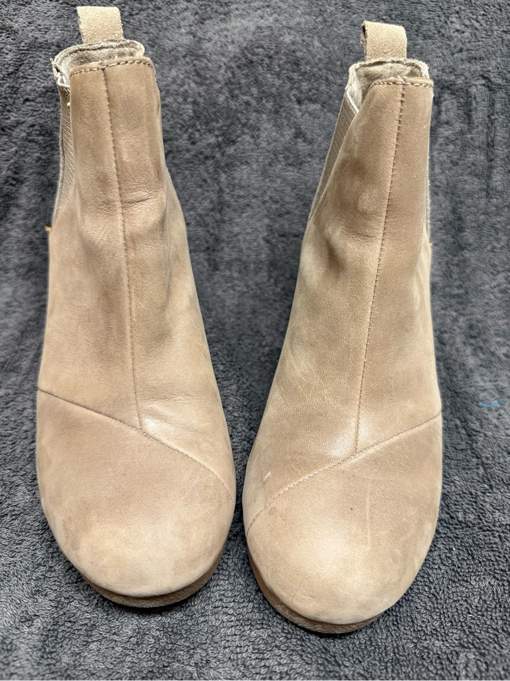 TOMS Taupe Suede Wedge Chelsea Ankle Booties Women’s Size 7